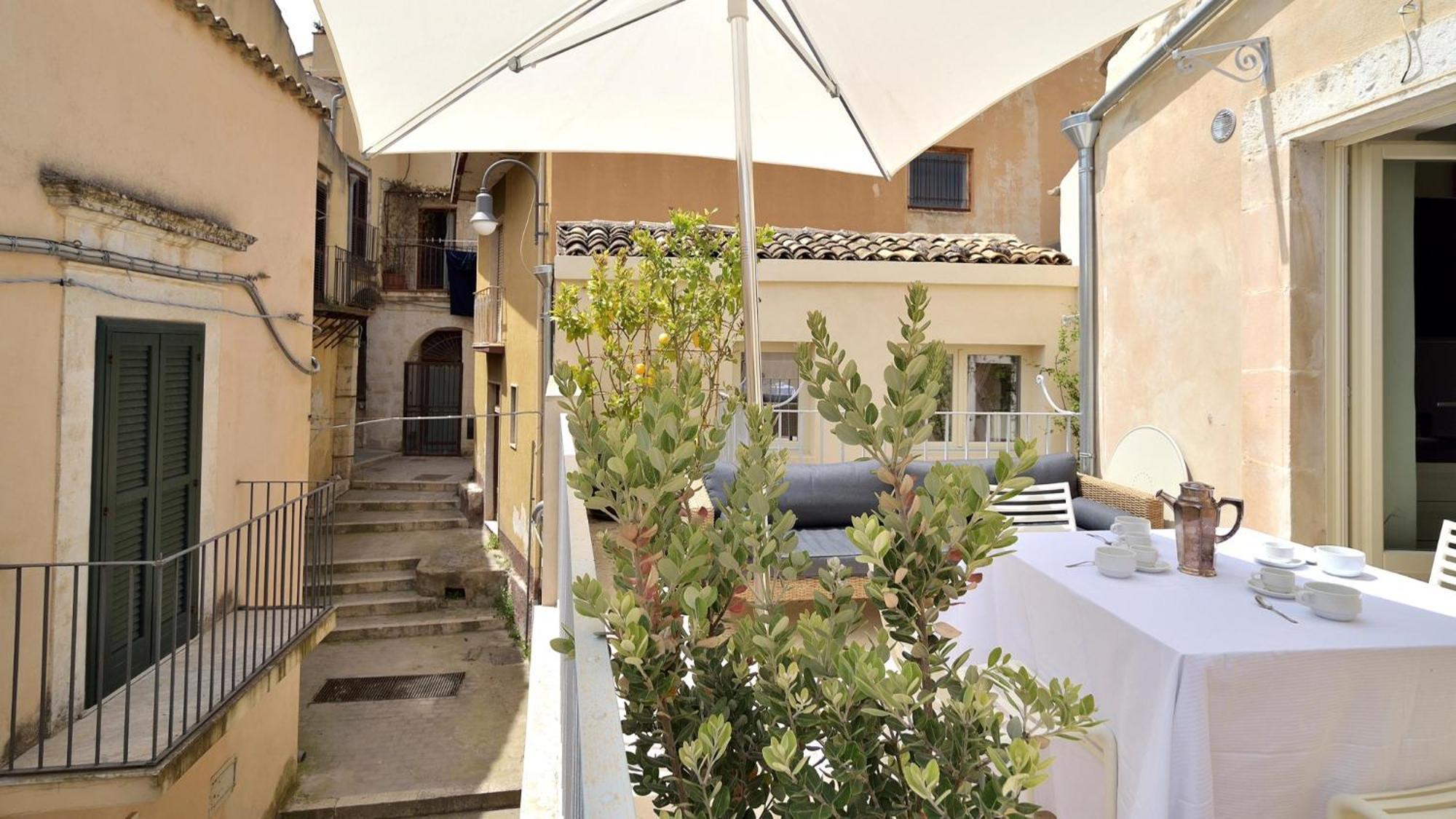 Domus Sbircio Modica Apartment Luaran gambar